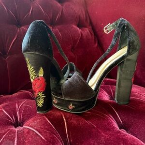 Chinese Laundry Black and Red Platform Heels